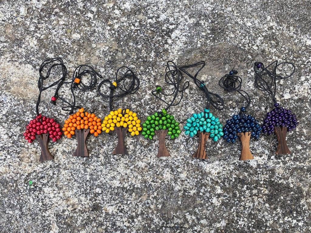 7 čakrų spalvų simboliai iš Bali salos GYVENIMO MEDIS